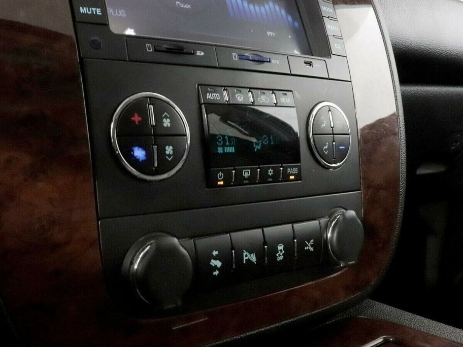 Chevrolet Tahoe, 5.3 л, АТ, 2012 фото 13