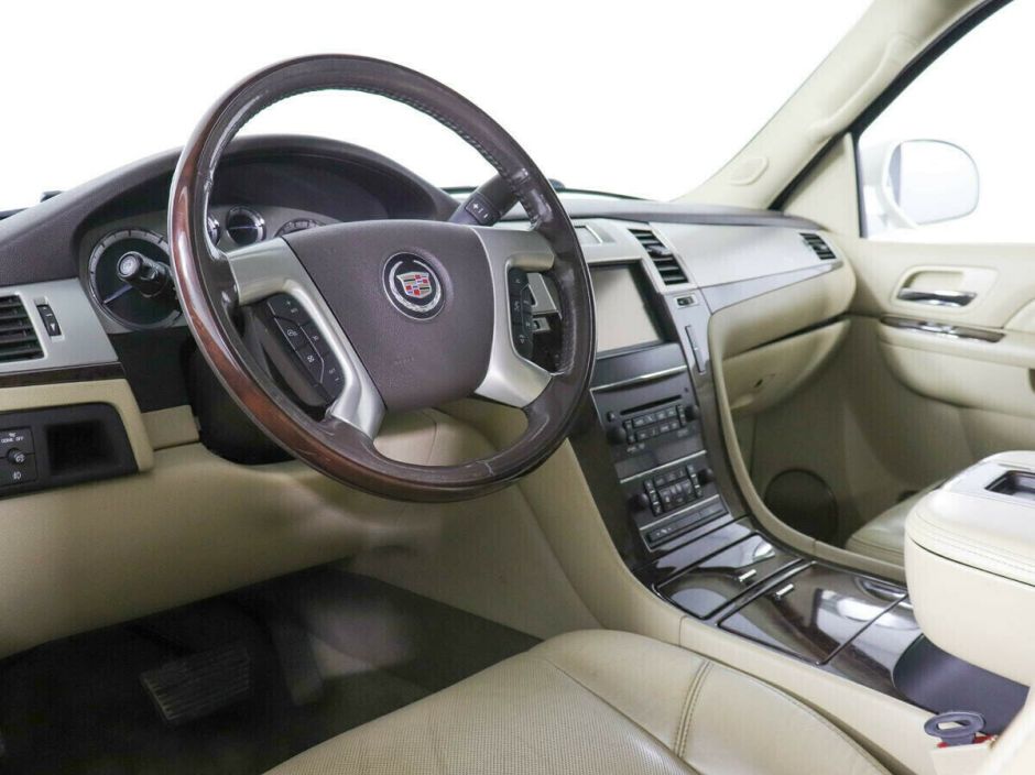 Cadillac Escalade, 6.2 л, АТ, 2012 фото 8