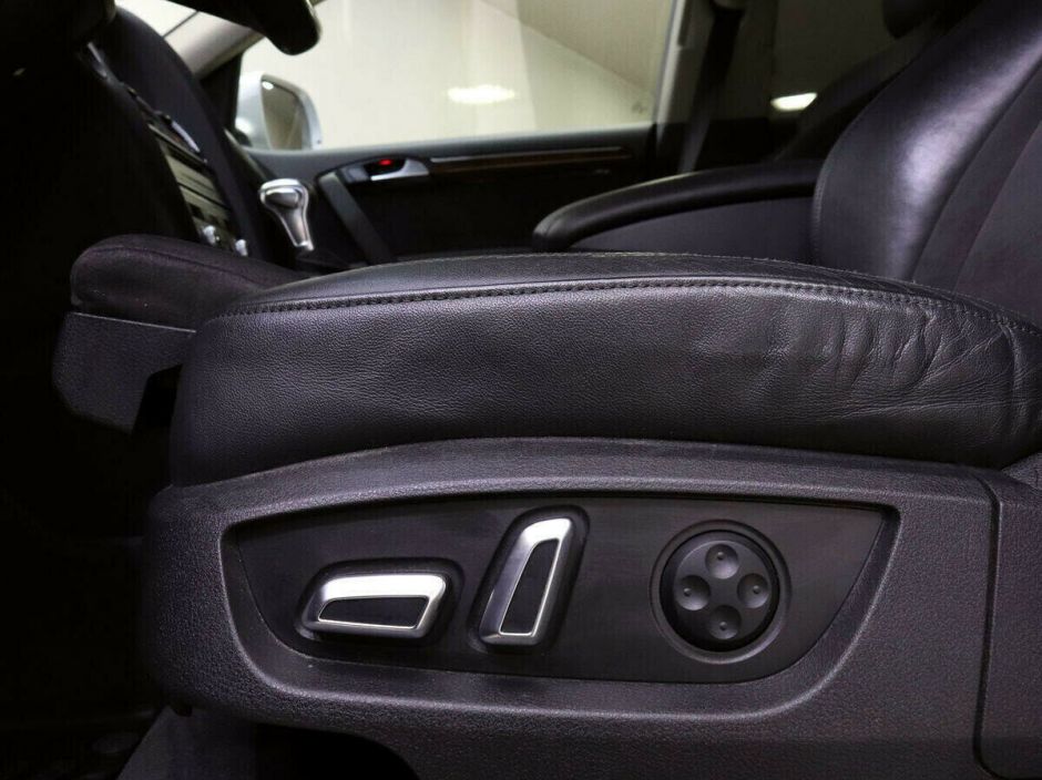 Audi Q7, 3.0 л, АТ, 2011 фото 2