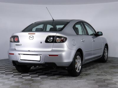 Mazda 3, 1.6 л, МКПП, 2006 фото 4