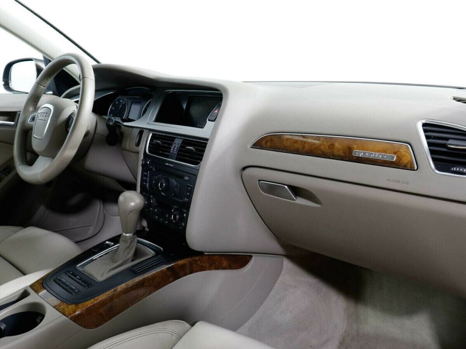 Audi A4, 2.0 л, АТ, 2010 фото 7