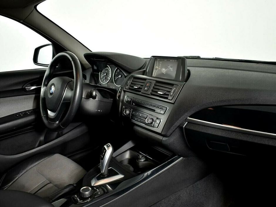 BMW 1 серии, 1.6 л, АТ, 2011 фото 2