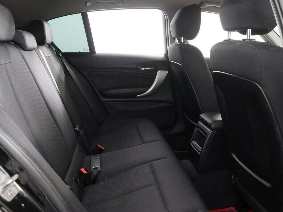 BMW 1 серии, 1.6 л, АТ, 2012 фото 1