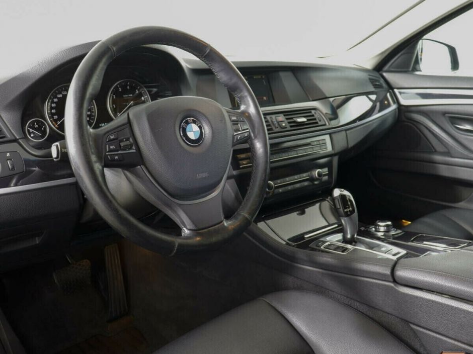 BMW 5 серии, 2.0 л, АТ, 2011 фото 2