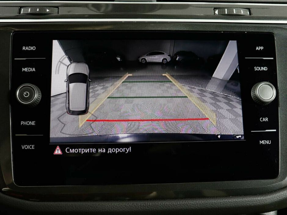 Volkswagen Tiguan, 2.0 л, Робот, 2019 фото 1