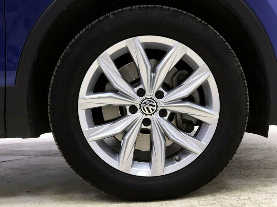 Volkswagen Tiguan, 2.0 л, Робот, 2018 фото 1