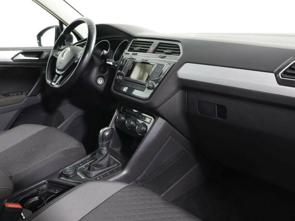 Volkswagen Tiguan, 1.4 л, Робот, 2017 фото 8