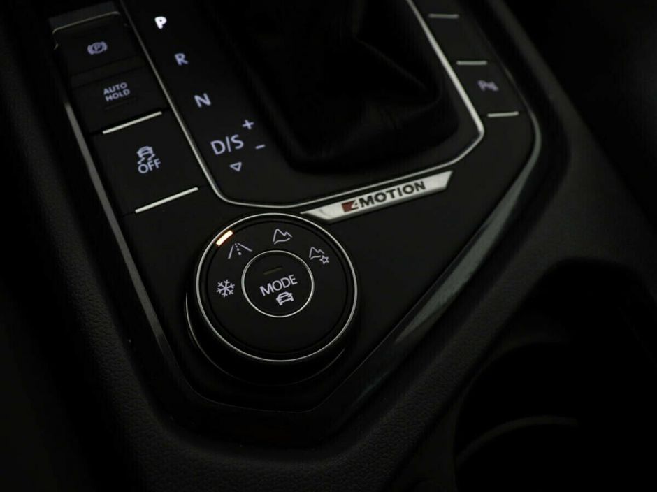 Volkswagen Tiguan, 1.4 л, Робот, 2017 фото 2