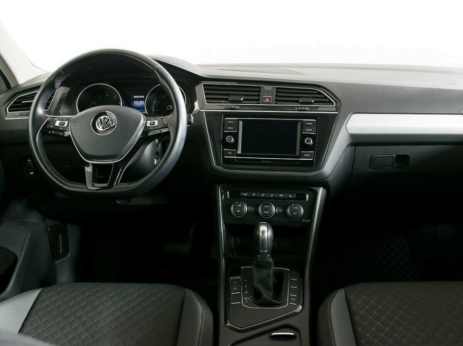 Volkswagen Tiguan, 1.4 л, Робот, 2017 фото 8