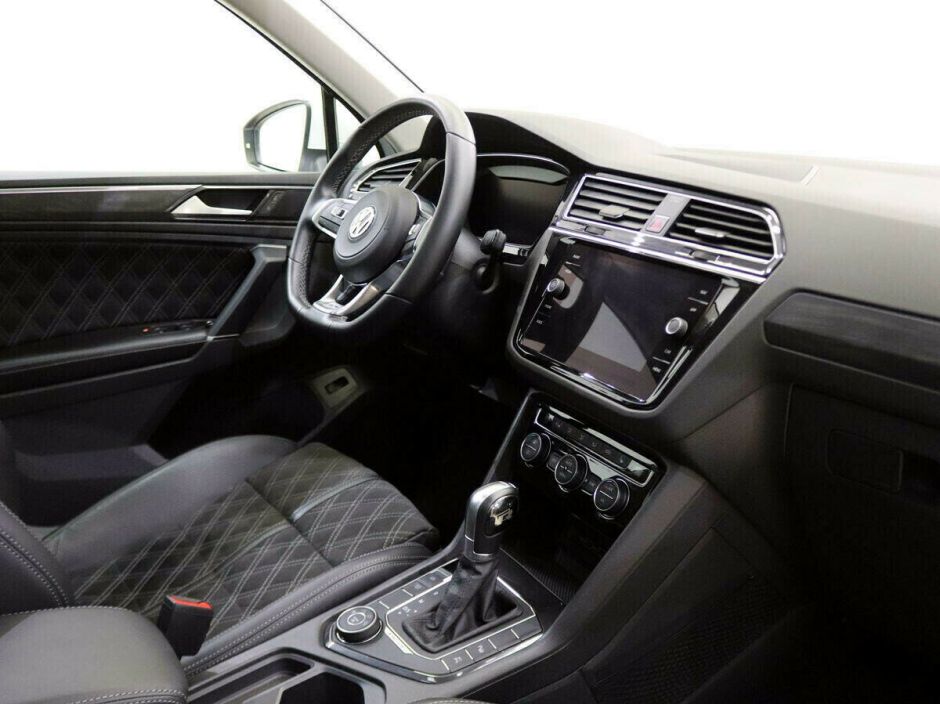 Volkswagen Tiguan, 2.0 л, АТ, 2018 фото 8