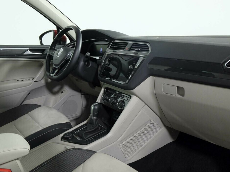 Volkswagen Tiguan, 2.0 л, АТ, 2018 фото 7