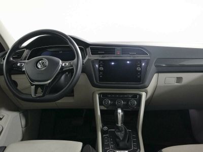 Volkswagen Tiguan, 2.0 л, АКПП, 2018 фото 2