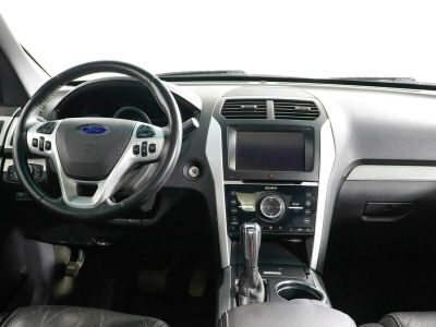 Ford Explorer, 3.5 л, АКПП, 2013 фото 9