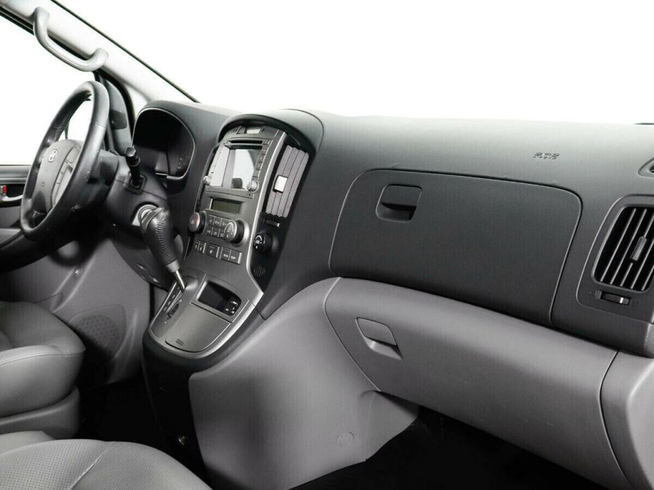 Hyundai Grand Starex, 2.5 л, АТ, 2011 фото 9