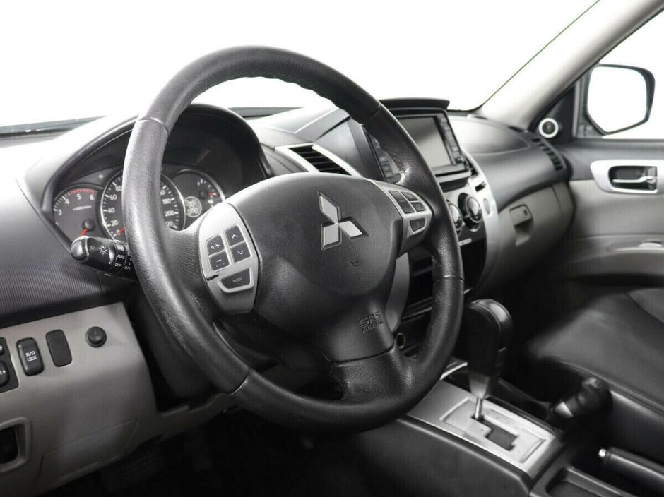 Mitsubishi Pajero Sport, 2.5 л, АТ, 2012 фото 9
