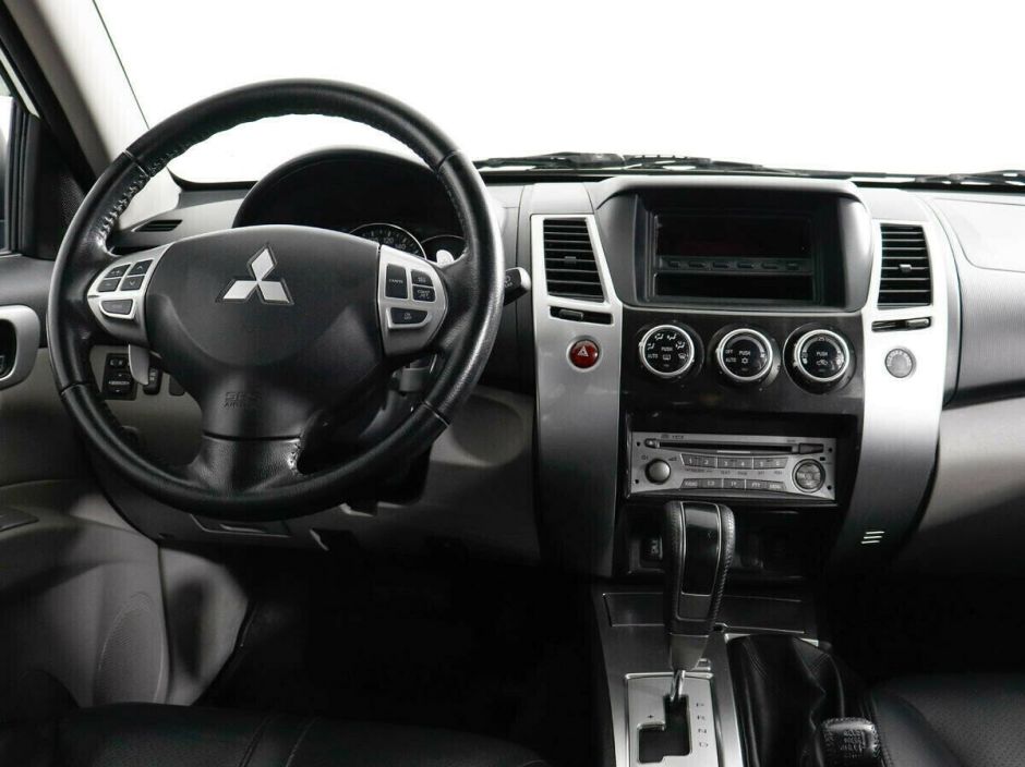 Mitsubishi Pajero Sport, 3.0 л, АТ, 2011 фото 8