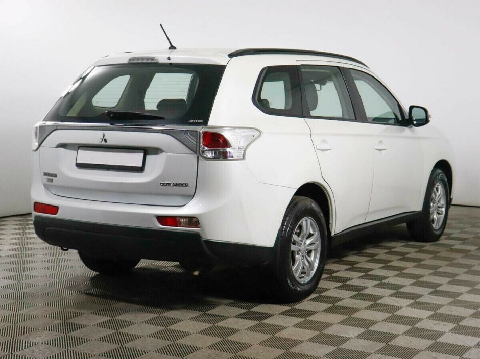 Mitsubishi Outlander, 2.0 л, Вариатор, 2013 фото 5