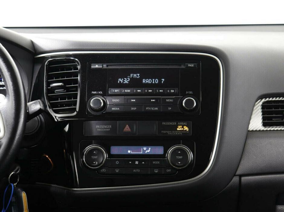 Mitsubishi Outlander, 2.4 л, Вариатор, 2014 фото 2