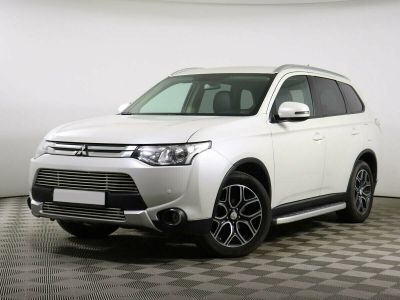 Mitsubishi Outlander, 2.4 л, CVT, 2014 фото 3