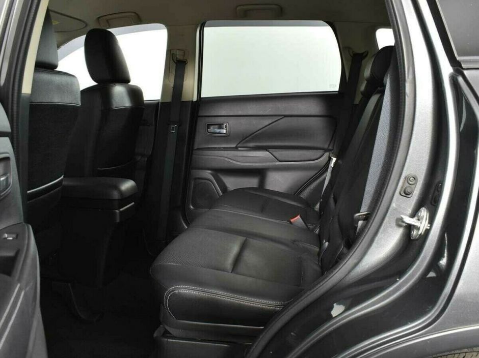 Mitsubishi Outlander, 2.4 л, Вариатор, 2015 фото 2