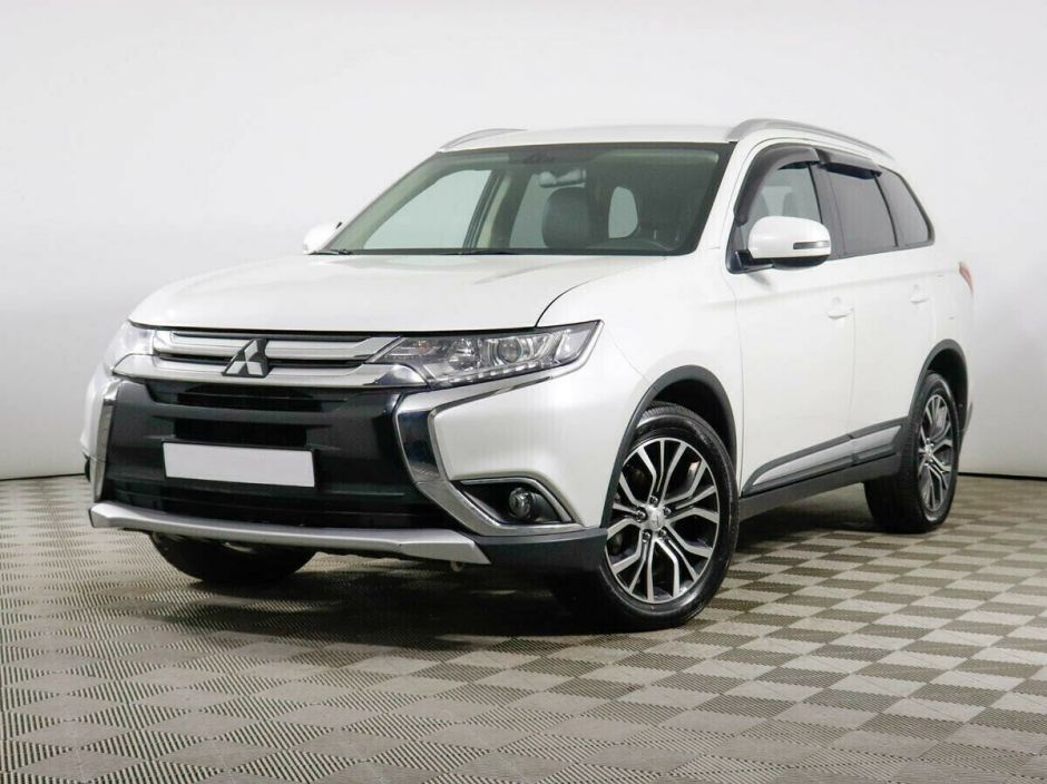 Mitsubishi Outlander, 2.4 л, Вариатор, 2016 фото 3