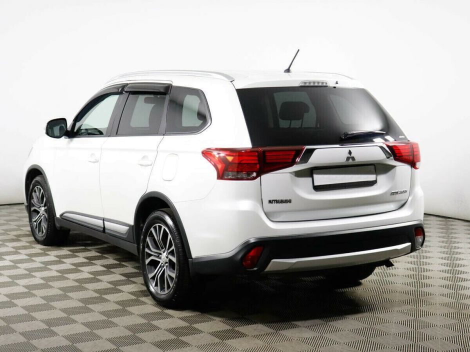 Mitsubishi Outlander, 2.4 л, Вариатор, 2016 фото 5