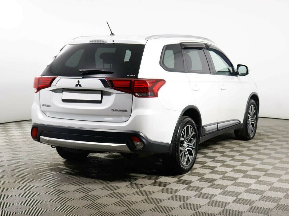 Mitsubishi Outlander, 2.4 л, Вариатор, 2016 фото 6