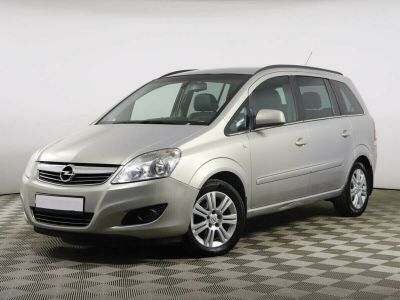 Opel Zafira, 1.8 л, РКПП, 2011 фото 3