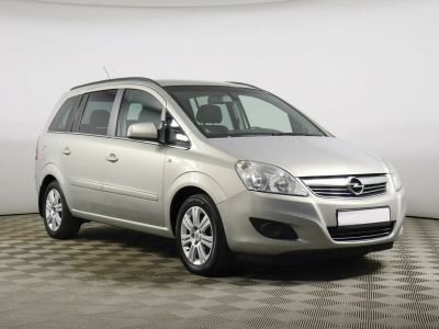 Opel Zafira, 1.8 л, РКПП, 2011 фото 4