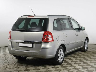 Opel Zafira, 1.8 л, РКПП, 2011 фото 6