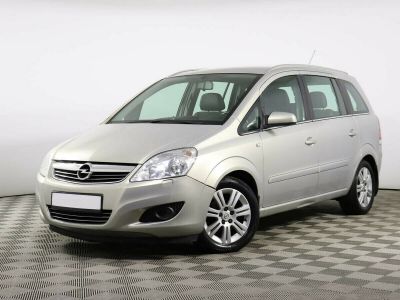 Opel Zafira, 1.8 л, МКПП, 2010 фото 3