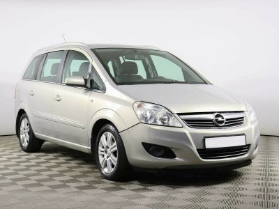 Opel Zafira, 1.8 л, МКПП, 2010 фото 4