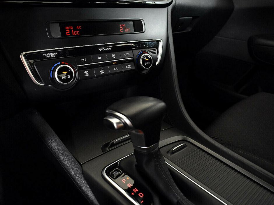 Kia Optima, 2.0 л, АТ, 2016 фото 2