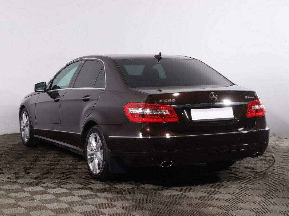 Mercedes-Benz E-Класс, 3.5 л, АТ, 2010 фото 5