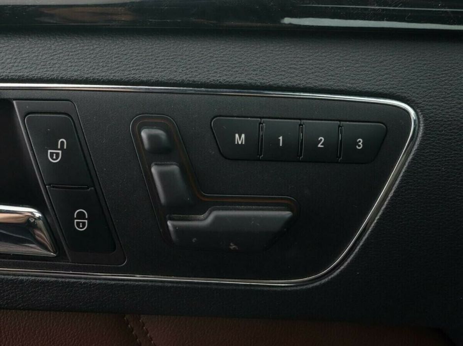 Mercedes-Benz E-Класс, 3.5 л, АТ, 2010 фото 2