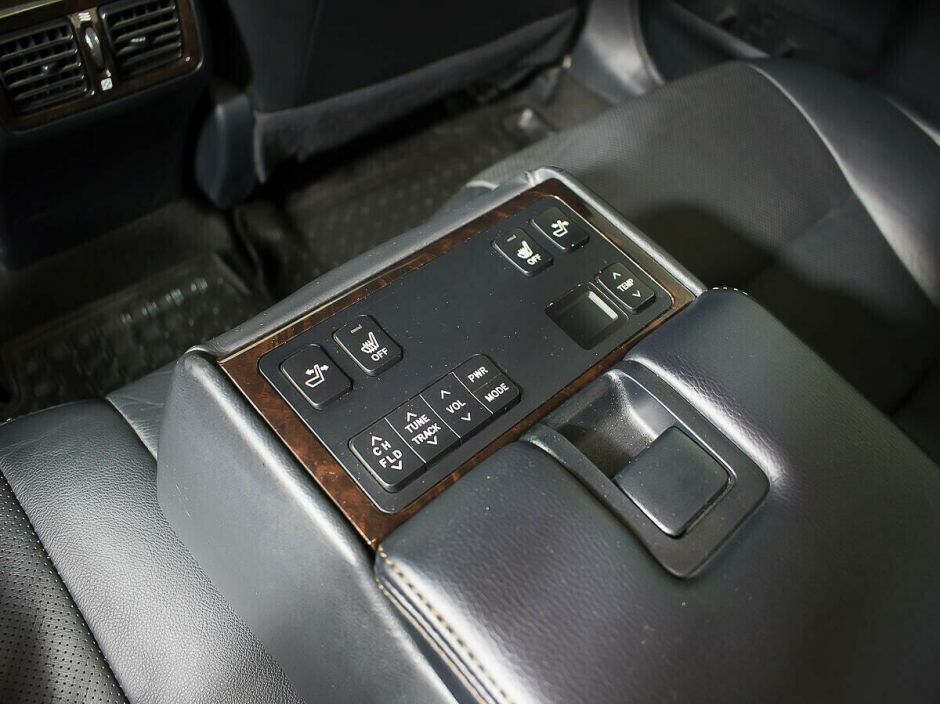 Toyota Camry, 2.5 л, АТ, 2017 фото 2