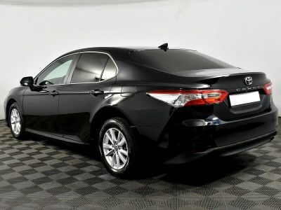 Toyota Camry, 2.0 л, АКПП, 2019 фото 5