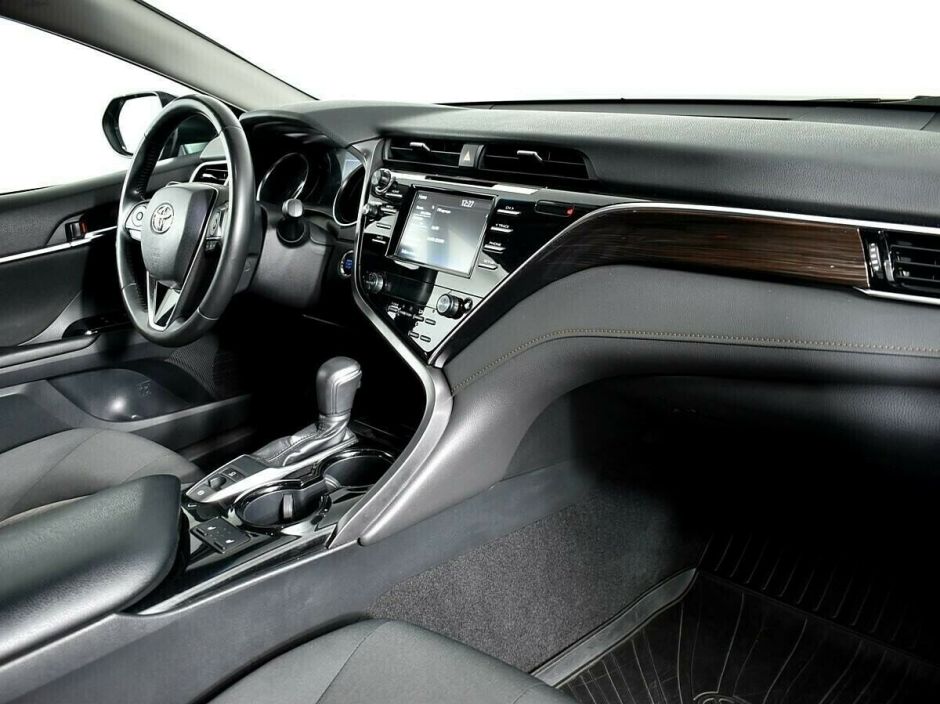 Toyota Camry, 2.0 л, АТ, 2019 фото 2