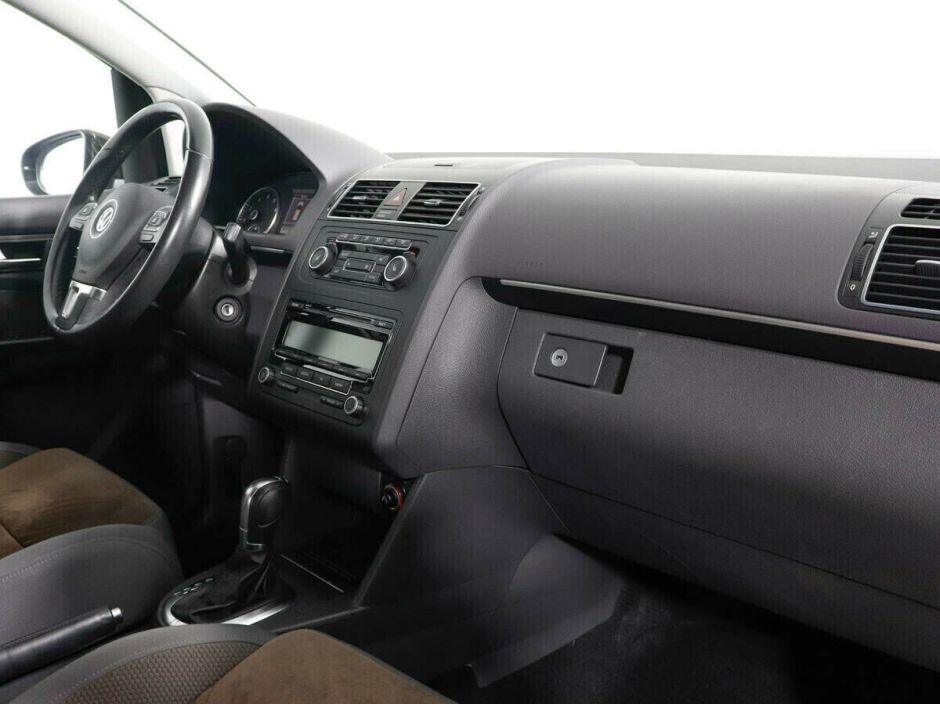 Volkswagen Touran, 1.4 л, Робот, 2011 фото 8