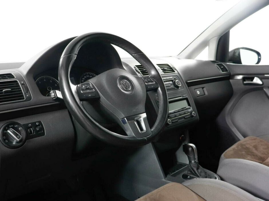 Volkswagen Touran, 1.4 л, Робот, 2011 фото 2