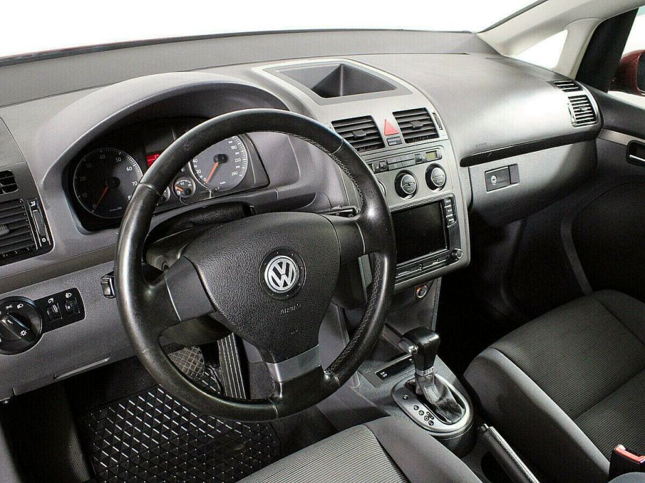 Volkswagen Touran, 1.4 л, Робот, 2007 фото 9
