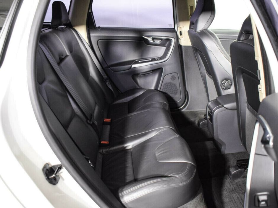 Volvo XC60, 2.0 л, Робот, 2012 фото 1