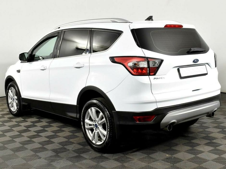 Ford Kuga, 2.5 л, АТ, 2019 фото 5