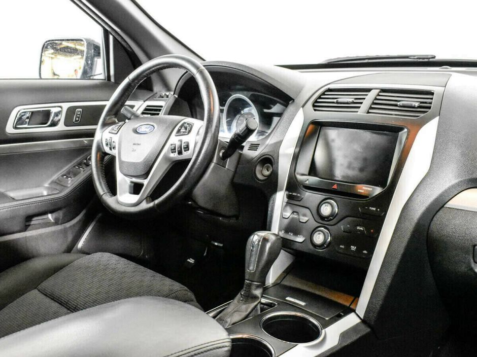 Ford Explorer, 3.5 л, АТ, 2011 фото 2