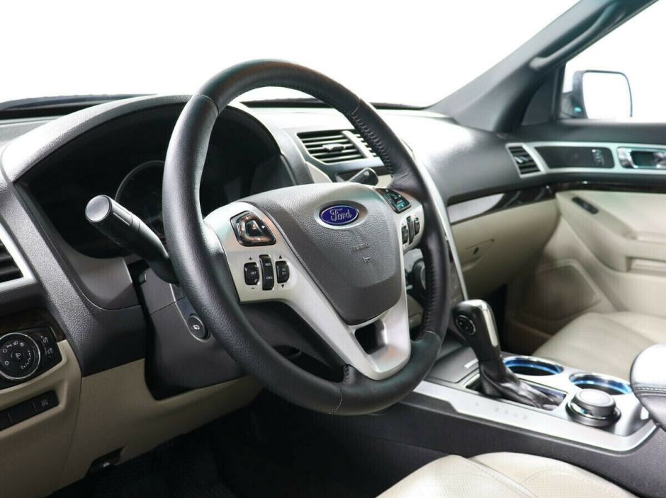 Ford Explorer, 3.5 л, АТ, 2011 фото 9