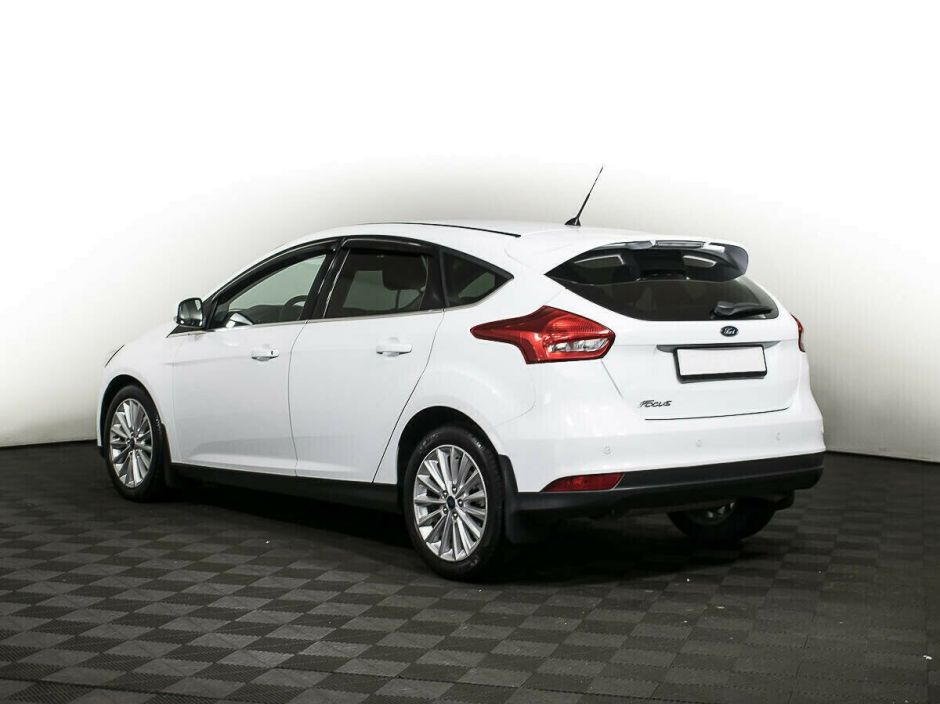 Ford Focus, 1.6 л, Робот, 2015 фото 6