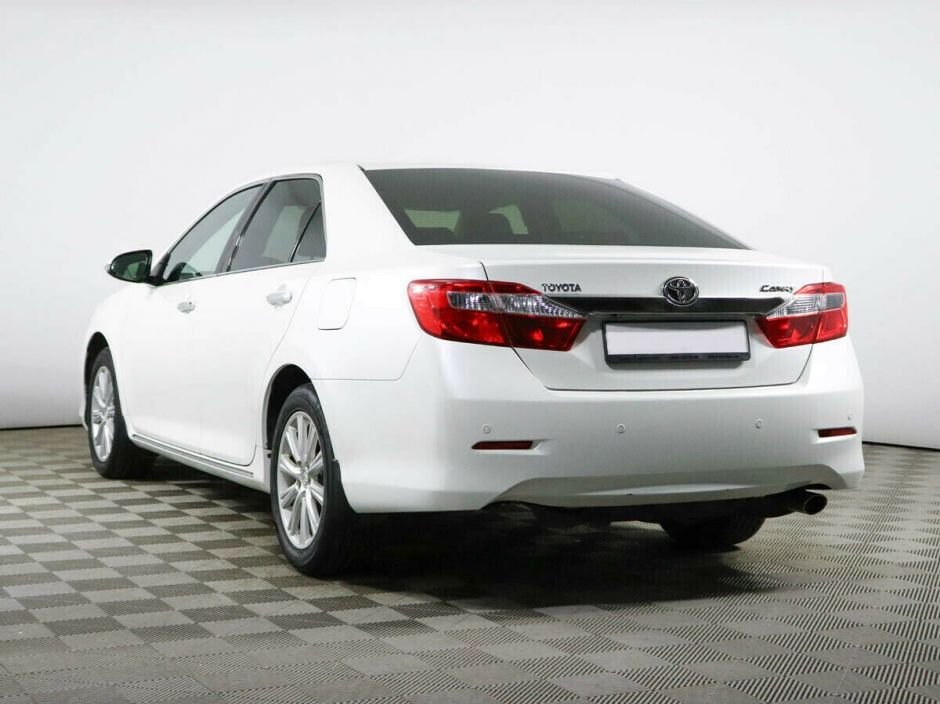 Toyota Camry, 2.5 л, АТ, 2014 фото 6