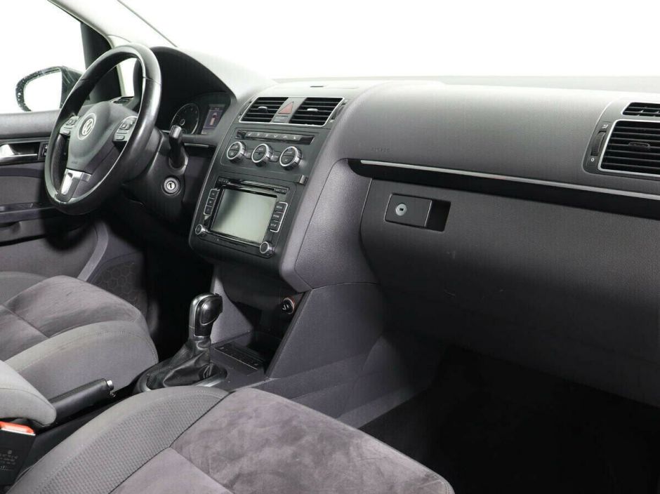 Volkswagen Touran, 1.4 л, Робот, 2012 фото 2