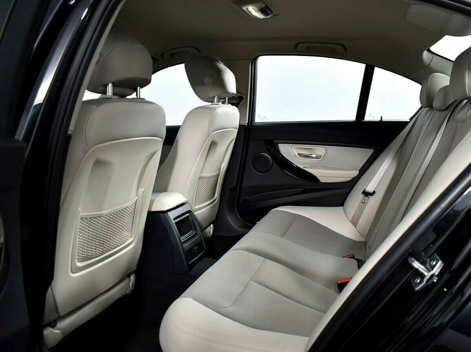 BMW 3 серии, 2.0 л, АТ, 2017 фото 1