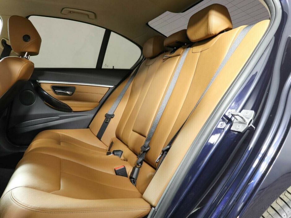 BMW 3 серии, 2.0 л, АТ, 2017 фото 2